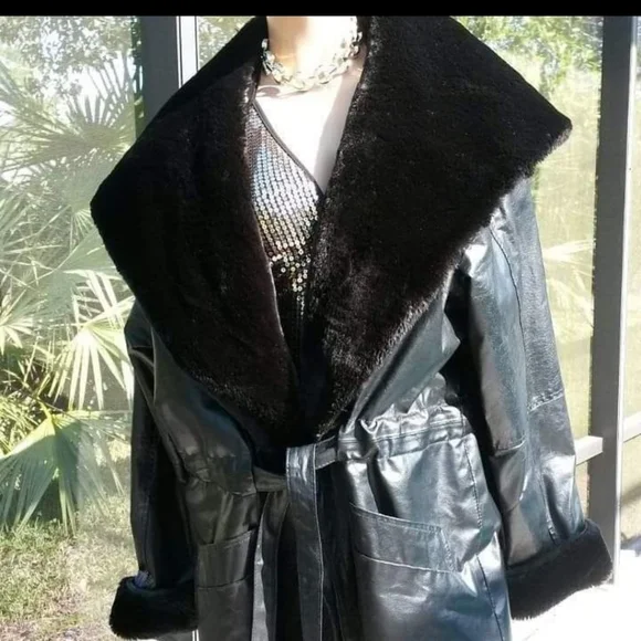 VINTAGE LEATHER WRAP COAT WITH FAUX FUR COLLAR/SLEEVES PLUS SIZE: XLARGE